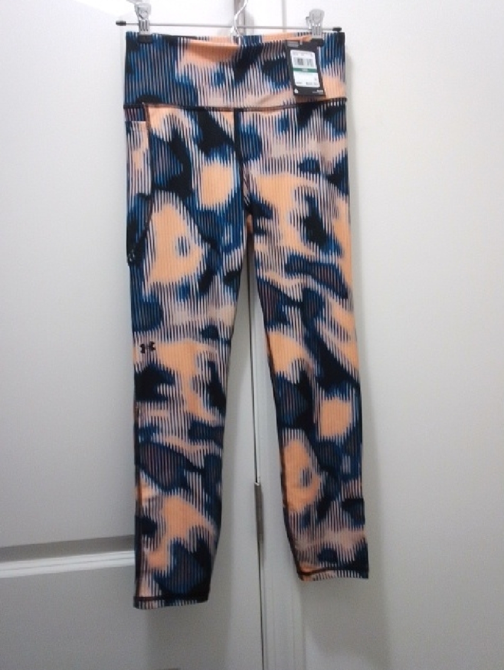 Under Armour Peach and Navy Patterned Ribbed Leggings